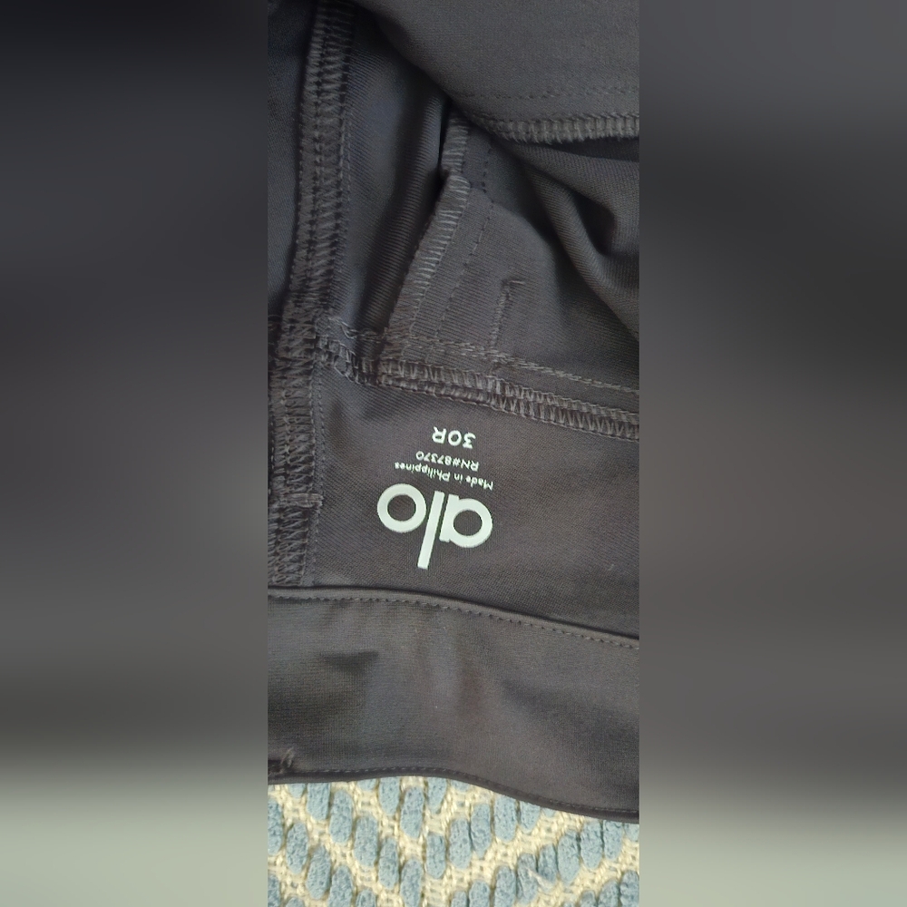 Alo men pants 👖 - Picture 4 of 11